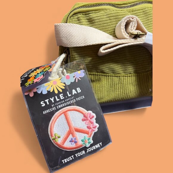 STYLE LAB GREEN CORDOROY CROSSBODY NWT - Picture 2 of 4